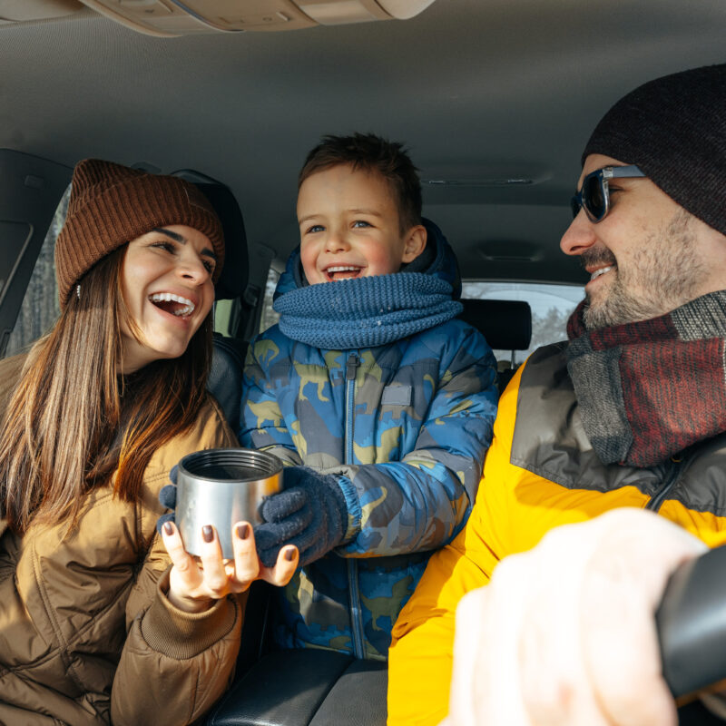 Vai viajar nas férias escolares? Conheça os benefícios de contar com o seguro viagem