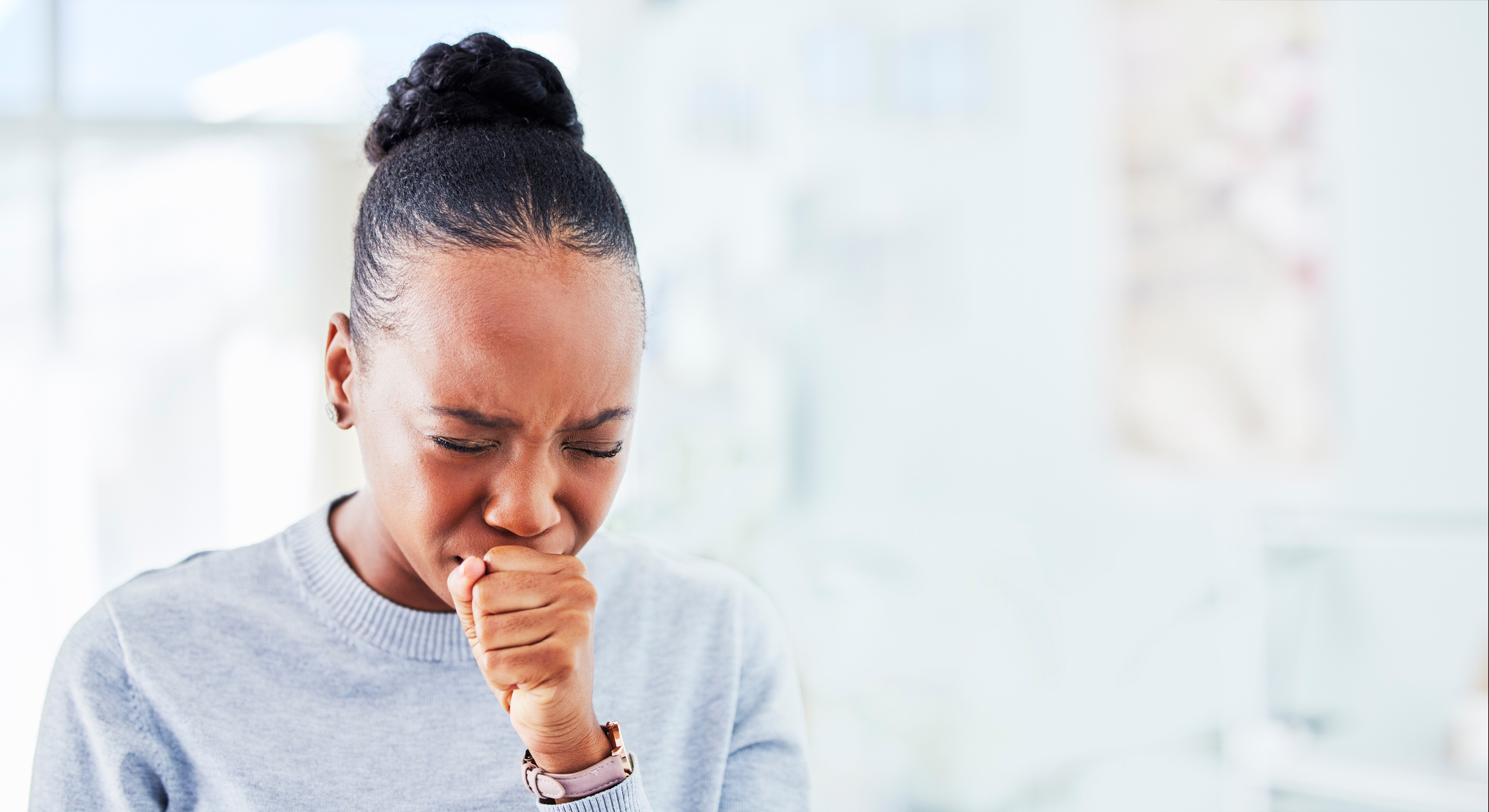 Quais são os sintomas da pneumonia silenciosa