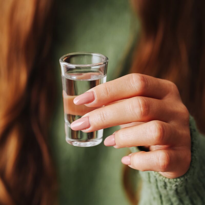 Intoxicação por metanol: entenda os sintomas, primeiros socorros e como agir